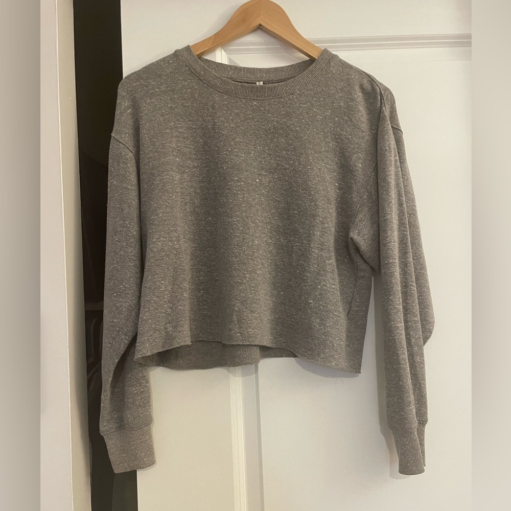 Grey cropped sweatshirt